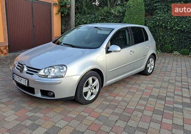 Сірий Фольксваген Гольф, об'ємом двигуна 1.39 л та пробігом 240 тис. км за 6500 $, фото 1 на Automoto.ua