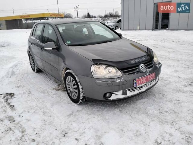 Серый Фольксваген Гольф, объемом двигателя 1.4 л и пробегом 232 тыс. км за 5500 $, фото 1 на Automoto.ua