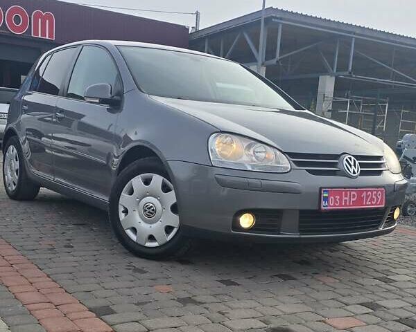 Серый Фольксваген Гольф, объемом двигателя 1.6 л и пробегом 299 тыс. км за 6790 $, фото 1 на Automoto.ua