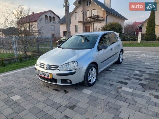 Серый Фольксваген Гольф, объемом двигателя 1.6 л и пробегом 218 тыс. км за 5900 $, фото 1 на Automoto.ua