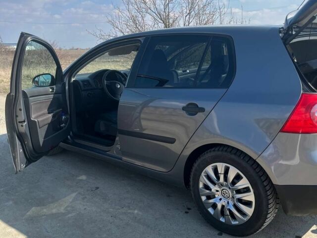 Серый Фольксваген Гольф, объемом двигателя 1.9 л и пробегом 230 тыс. км за 5500 $, фото 1 на Automoto.ua