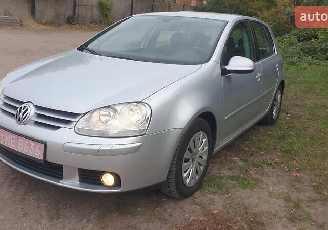 Серый Фольксваген Гольф, объемом двигателя 1.6 л и пробегом 250 тыс. км за 6450 $, фото 1 на Automoto.ua