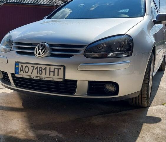 Серый Фольксваген Гольф, объемом двигателя 1.4 л и пробегом 200 тыс. км за 5700 $, фото 1 на Automoto.ua