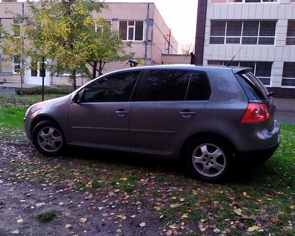 Серый Фольксваген Гольф, объемом двигателя 1.6 л и пробегом 310 тыс. км за 6100 $, фото 1 на Automoto.ua