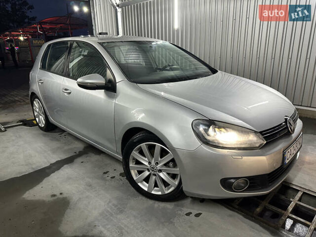 Сірий Фольксваген Гольф, об'ємом двигуна 1.39 л та пробігом 193 тис. км за 6800 $, фото 1 на Automoto.ua