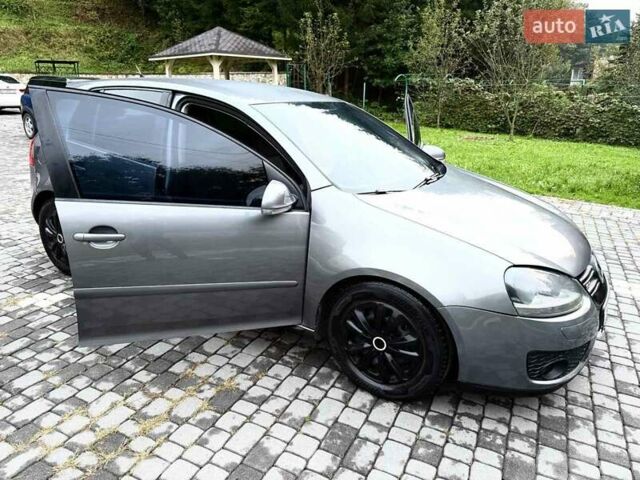 Серый Фольксваген Гольф, объемом двигателя 1.4 л и пробегом 170 тыс. км за 5299 $, фото 1 на Automoto.ua