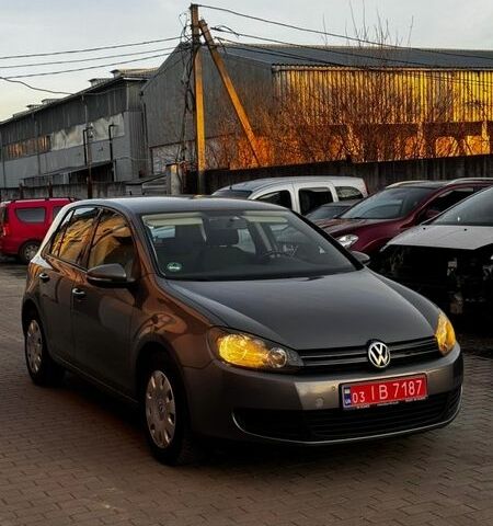 Серый Фольксваген Гольф, объемом двигателя 1.6 л и пробегом 180 тыс. км за 6900 $, фото 1 на Automoto.ua