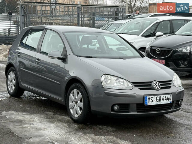 Серый Фольксваген Гольф, объемом двигателя 1.6 л и пробегом 167 тыс. км за 5999 $, фото 1 на Automoto.ua