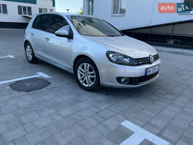 Сірий Фольксваген Гольф, об'ємом двигуна 1.39 л та пробігом 210 тис. км за 8100 $, фото 1 на Automoto.ua