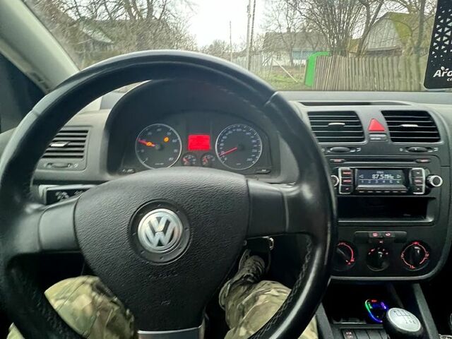 Серый Фольксваген Гольф, объемом двигателя 1.4 л и пробегом 200 тыс. км за 4999 $, фото 1 на Automoto.ua