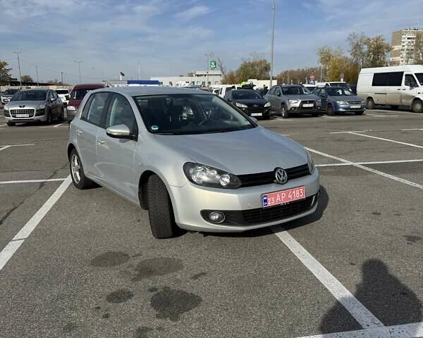 Сірий Фольксваген Гольф, об'ємом двигуна 1.39 л та пробігом 186 тис. км за 7900 $, фото 1 на Automoto.ua