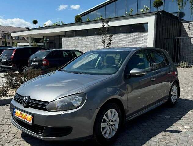 Серый Фольксваген Гольф, объемом двигателя 1.6 л и пробегом 283 тыс. км за 8400 $, фото 1 на Automoto.ua