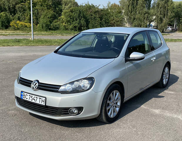 Серый Фольксваген Гольф, объемом двигателя 1.6 л и пробегом 137 тыс. км за 9999 $, фото 1 на Automoto.ua