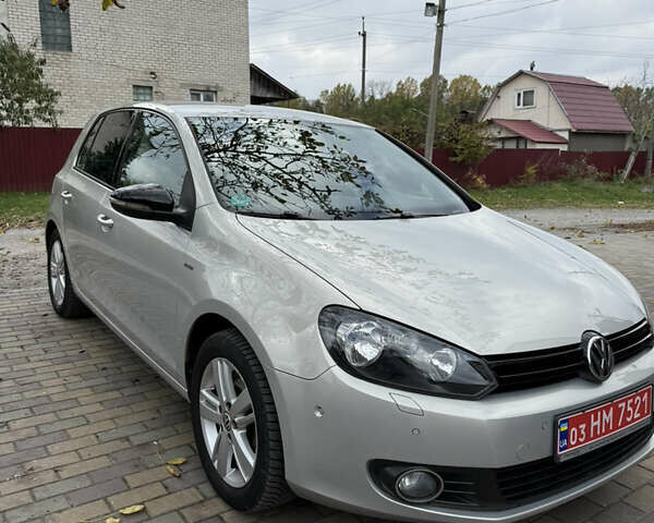 Фольксваген Гольф 2013 в Хмельницком на Automoto.ua Серый Фольксваген Гольф, объемом двигателя 1.39 л и пробегом 161 тыс. км за 8700 $, фото 1 на Automoto.ua