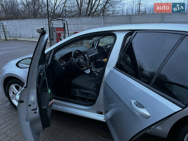 Сірий Фольксваген Гольф, об'ємом двигуна 1.6 л та пробігом 212 тис. км за 9700 $, фото 1 на Automoto.ua