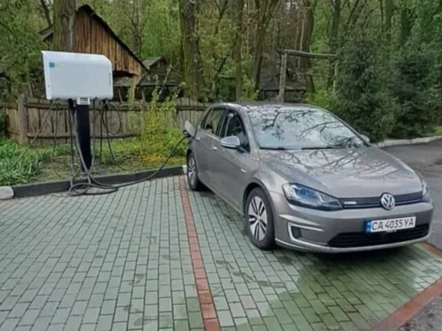 Сірий Фольксваген Гольф, об'ємом двигуна 0 л та пробігом 120 тис. км за 10201 $, фото 1 на Automoto.ua