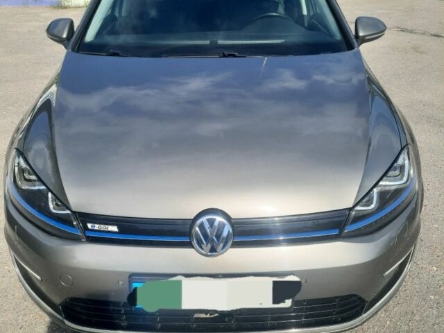 Сірий Фольксваген Гольф, об'ємом двигуна 0 л та пробігом 142 тис. км за 9000 $, фото 1 на Automoto.ua