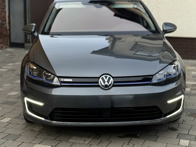 Серый Фольксваген Гольф, объемом двигателя 0 л и пробегом 90 тыс. км за 15200 $, фото 1 на Automoto.ua