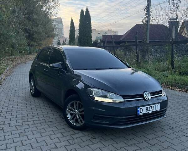 Фольксваген Гольф 2017 в Хмельницком на Automoto.ua Серый Фольксваген Гольф, объемом двигателя 1 л и пробегом 250 тыс. км за 12500 $, фото 1 на Automoto.ua