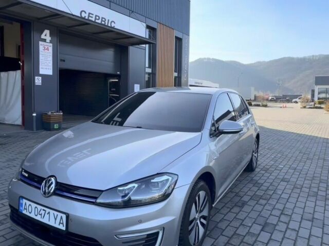 Серый Фольксваген Гольф, объемом двигателя 0 л и пробегом 93 тыс. км за 12800 $, фото 1 на Automoto.ua