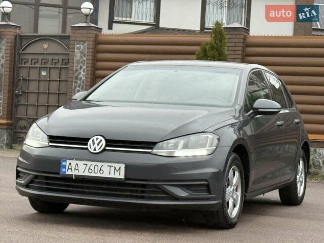 Серый Фольксваген Гольф, объемом двигателя 1 л и пробегом 230 тыс. км за 11300 $, фото 1 на Automoto.ua