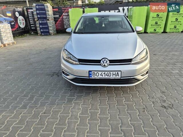 Серый Фольксваген Гольф, объемом двигателя 1.6 л и пробегом 290 тыс. км за 15000 $, фото 1 на Automoto.ua