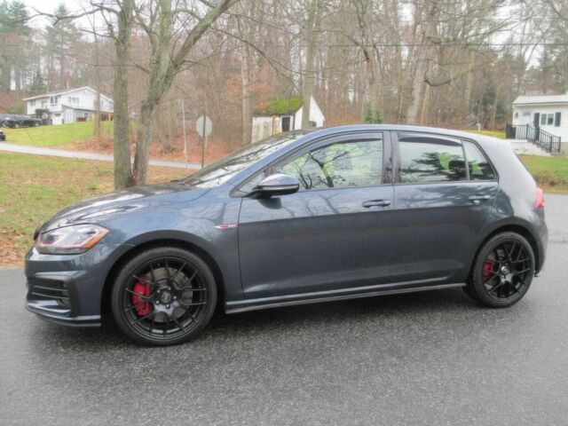 Серый Фольксваген Гольф, объемом двигателя 2 л и пробегом 40 тыс. км за 9250 $, фото 1 на Automoto.ua