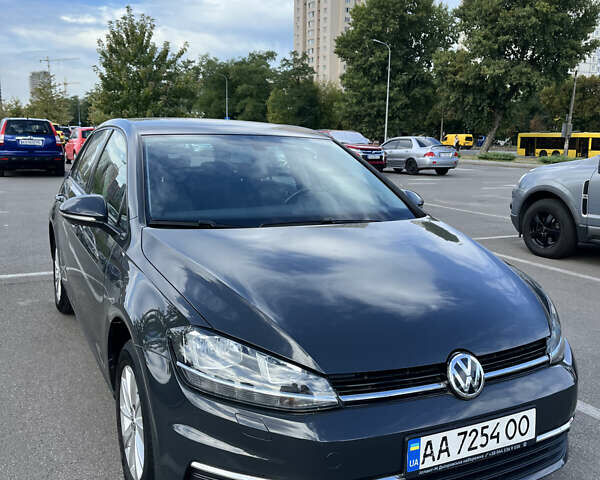 Сірий Фольксваген Гольф, об'ємом двигуна 1.4 л та пробігом 63 тис. км за 18500 $, фото 1 на Automoto.ua