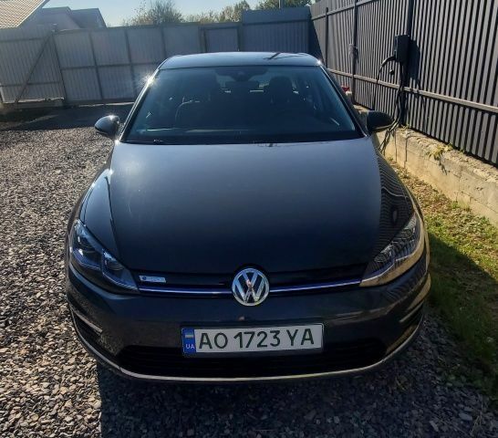 Серый Фольксваген Гольф, объемом двигателя 0 л и пробегом 40 тыс. км за 13000 $, фото 1 на Automoto.ua