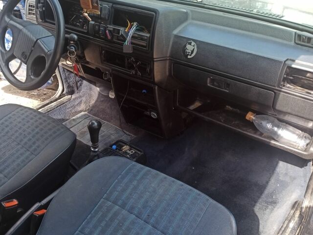 Серый Фольксваген Гольф, объемом двигателя 1 л и пробегом 3 тыс. км за 750 $, фото 1 на Automoto.ua