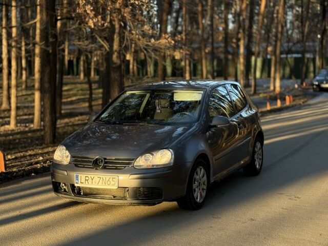 Серый Фольксваген Гольф, объемом двигателя 1.9 л и пробегом 300 тыс. км за 1800 $, фото 1 на Automoto.ua