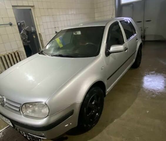 Серый Фольксваген Гольф, объемом двигателя 1.6 л и пробегом 390 тыс. км за 3200 $, фото 1 на Automoto.ua