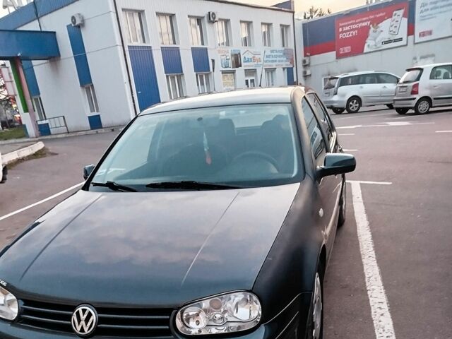 Серый Фольксваген Гольф, объемом двигателя 1.6 л и пробегом 90 тыс. км за 1400 $, фото 1 на Automoto.ua