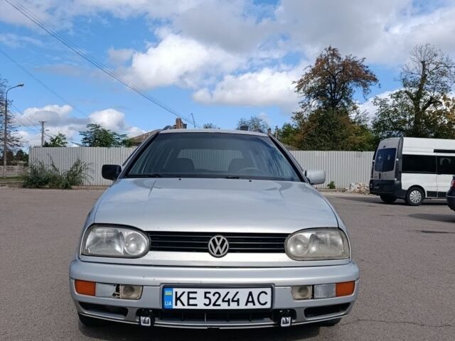 Серый Фольксваген Гольф, объемом двигателя 1.9 л и пробегом 260 тыс. км за 3024 $, фото 1 на Automoto.ua