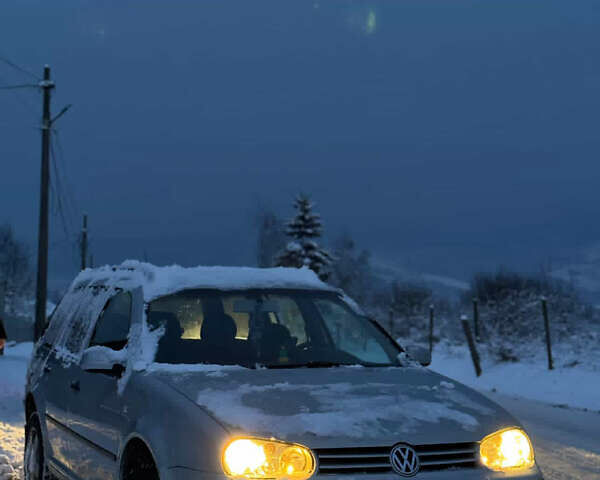 Серый Фольксваген Гольф, объемом двигателя 1.39 л и пробегом 299 тыс. км за 2899 $, фото 1 на Automoto.ua