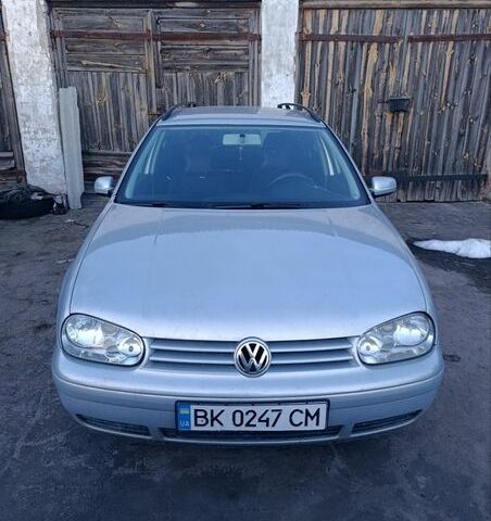 Серый Фольксваген Гольф, объемом двигателя 1.6 л и пробегом 430 тыс. км за 3800 $, фото 1 на Automoto.ua