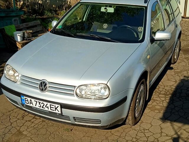 Сірий Фольксваген Гольф, об'ємом двигуна 1.4 л та пробігом 200 тис. км за 4500 $, фото 1 на Automoto.ua