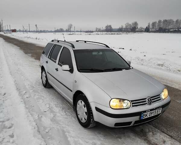 Серый Фольксваген Гольф, объемом двигателя 1.6 л и пробегом 279 тыс. км за 3000 $, фото 1 на Automoto.ua
