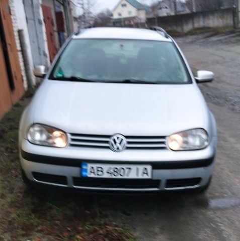 Сірий Фольксваген Гольф, об'ємом двигуна 1.4 л та пробігом 300 тис. км за 3500 $, фото 1 на Automoto.ua