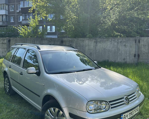 Сірий Фольксваген Гольф, об'ємом двигуна 1.39 л та пробігом 230 тис. км за 3900 $, фото 1 на Automoto.ua