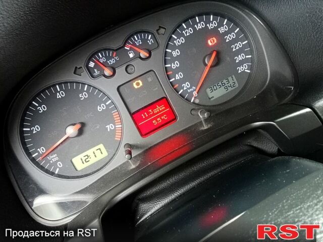 Серый Фольксваген Гольф, объемом двигателя 1.6 л и пробегом 305 тыс. км за 4800 $, фото 1 на Automoto.ua