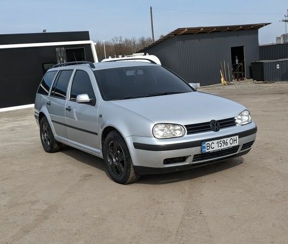 Серый Фольксваген Гольф, объемом двигателя 1.4 л и пробегом 250 тыс. км за 3500 $, фото 1 на Automoto.ua