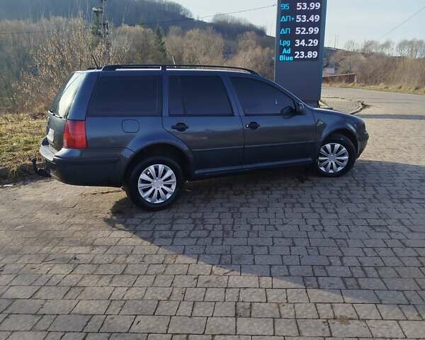 Серый Фольксваген Гольф, объемом двигателя 1.6 л и пробегом 300 тыс. км за 2999 $, фото 1 на Automoto.ua