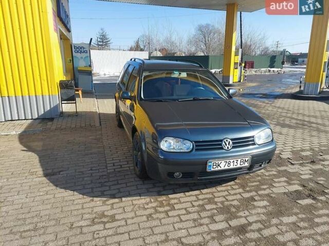 Сірий Фольксваген Гольф, об'ємом двигуна 1.39 л та пробігом 301 тис. км за 3700 $, фото 1 на Automoto.ua