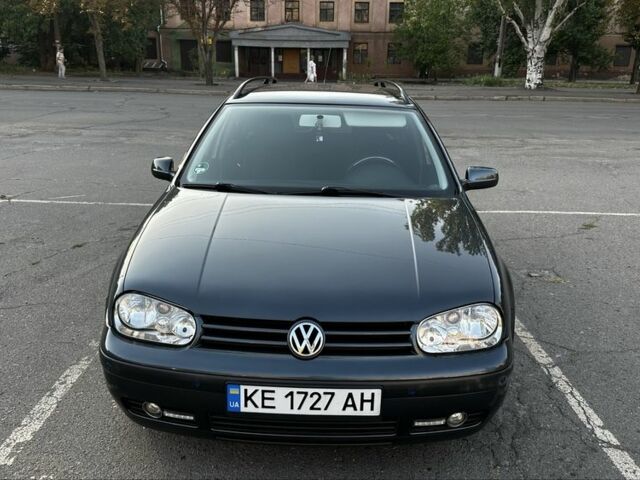 Серый Фольксваген Гольф, объемом двигателя 1.6 л и пробегом 225 тыс. км за 3950 $, фото 1 на Automoto.ua