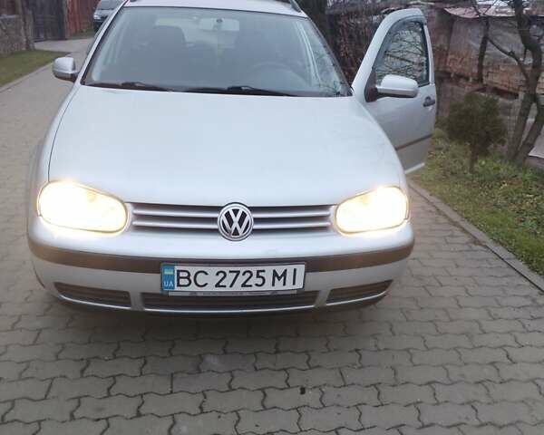 Серый Фольксваген Гольф, объемом двигателя 1.6 л и пробегом 260 тыс. км за 3950 $, фото 1 на Automoto.ua