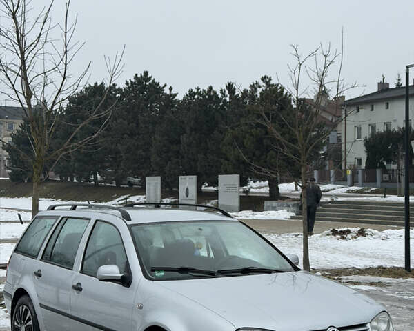 Серый Фольксваген Гольф, объемом двигателя 1.39 л и пробегом 310 тыс. км за 2973 $, фото 1 на Automoto.ua