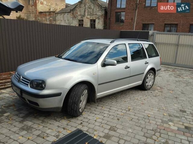 Серый Фольксваген Гольф, объемом двигателя 1.6 л и пробегом 300 тыс. км за 2999 $, фото 1 на Automoto.ua