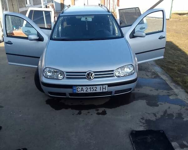 Серый Фольксваген Гольф, объемом двигателя 1.4 л и пробегом 220 тыс. км за 4000 $, фото 1 на Automoto.ua