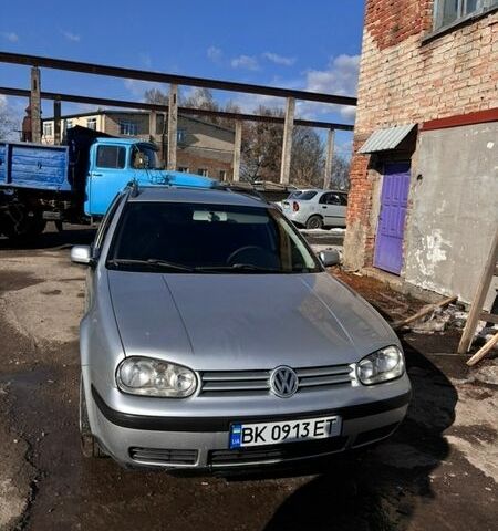Сірий Фольксваген Гольф, об'ємом двигуна 1.6 л та пробігом 262 тис. км за 2950 $, фото 1 на Automoto.ua